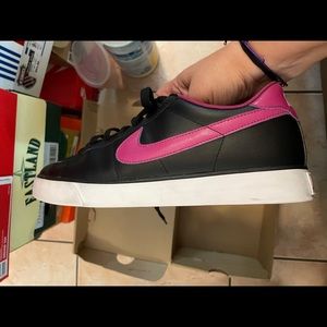 Nike Sweet Classic LE 10.5 Ladies Black/Rave Pink